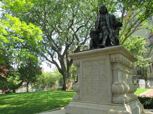 A statue of Benjamin Franklin